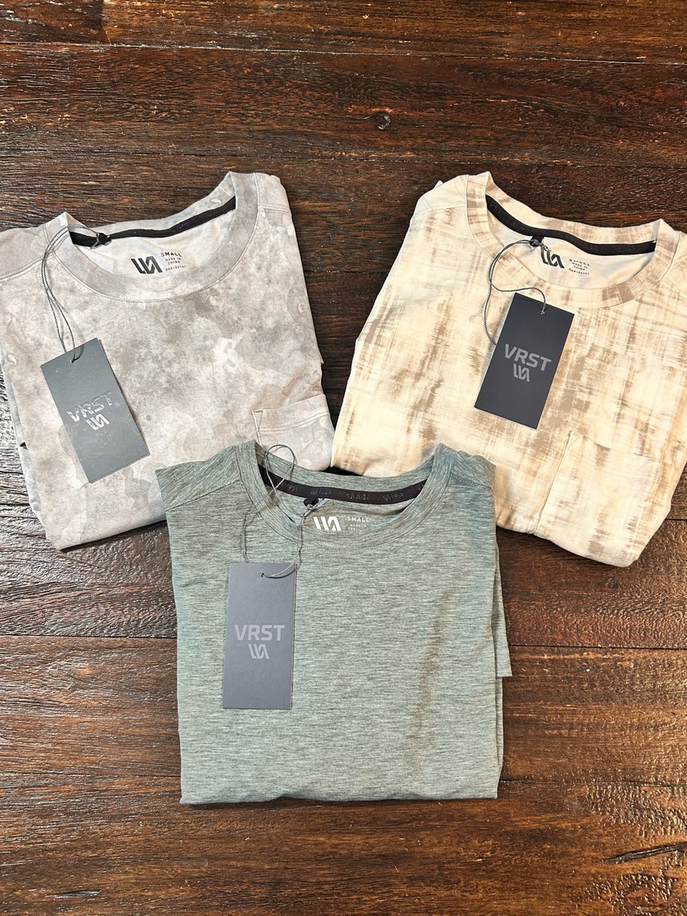NWT VRST Essential Pocket Tee Bundle - Heathered Sage Green, Light Gray, Beige
